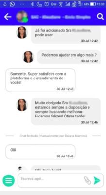 Conversa em que a cliente se diz satisfeita com a plataforma e com o atendimento.